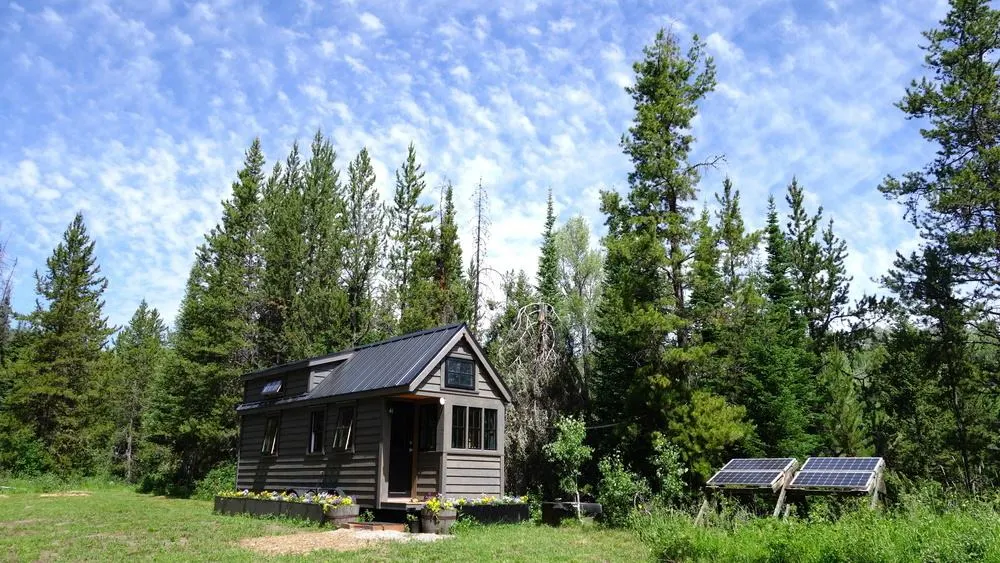 https://www.ruralsprout.com/wp-content/uploads/2019/06/tiny-house.jpg.webp