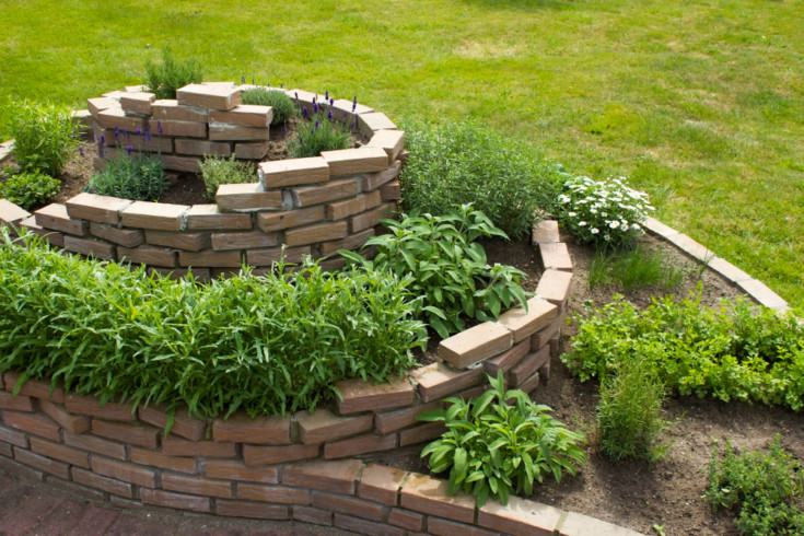 25 Ways To Reuse Old Bricks In Your Garden