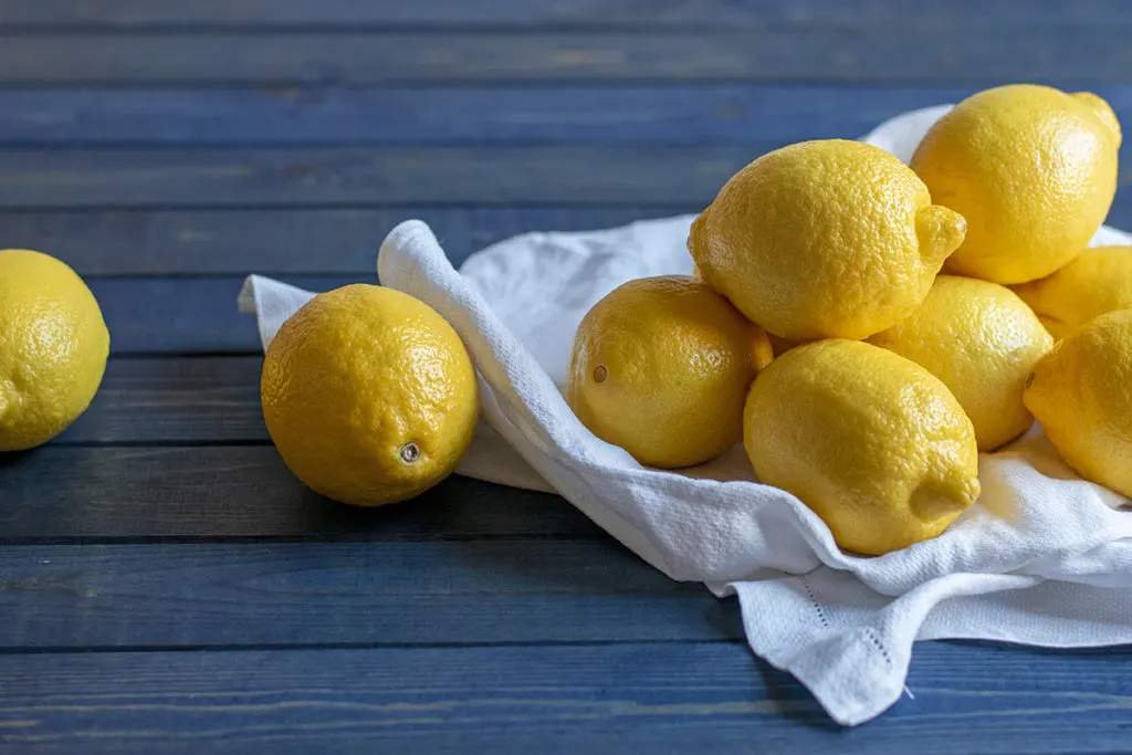 limoncello recipe using whole lemons