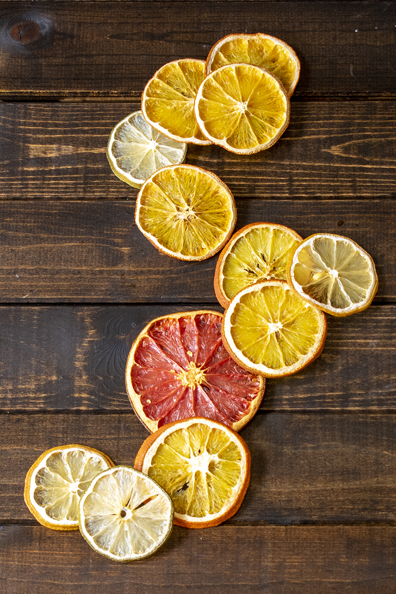 homemade-dried-orange-slices-for-heartwarming-holiday-decor