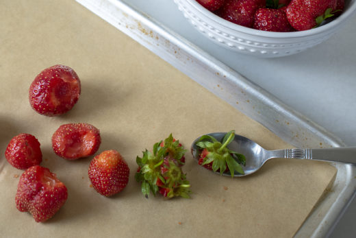 How to Dehydrate Strawberries in Your Oven or Dehydrator for Long-Term ...